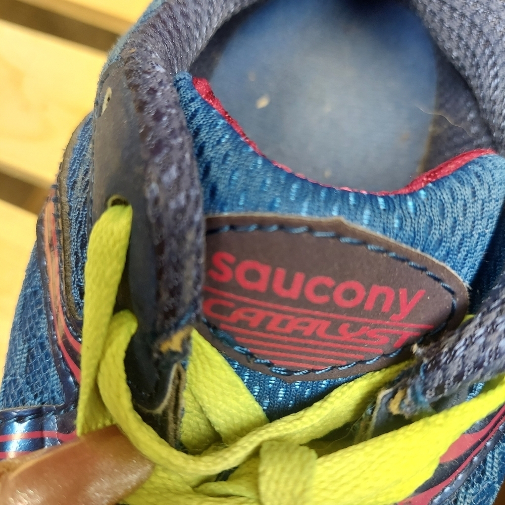 Women's Saucony Catalyst Sneaker Neon Yellow, Pink or Blue Little worn Size 8 - Picture 5 of 8